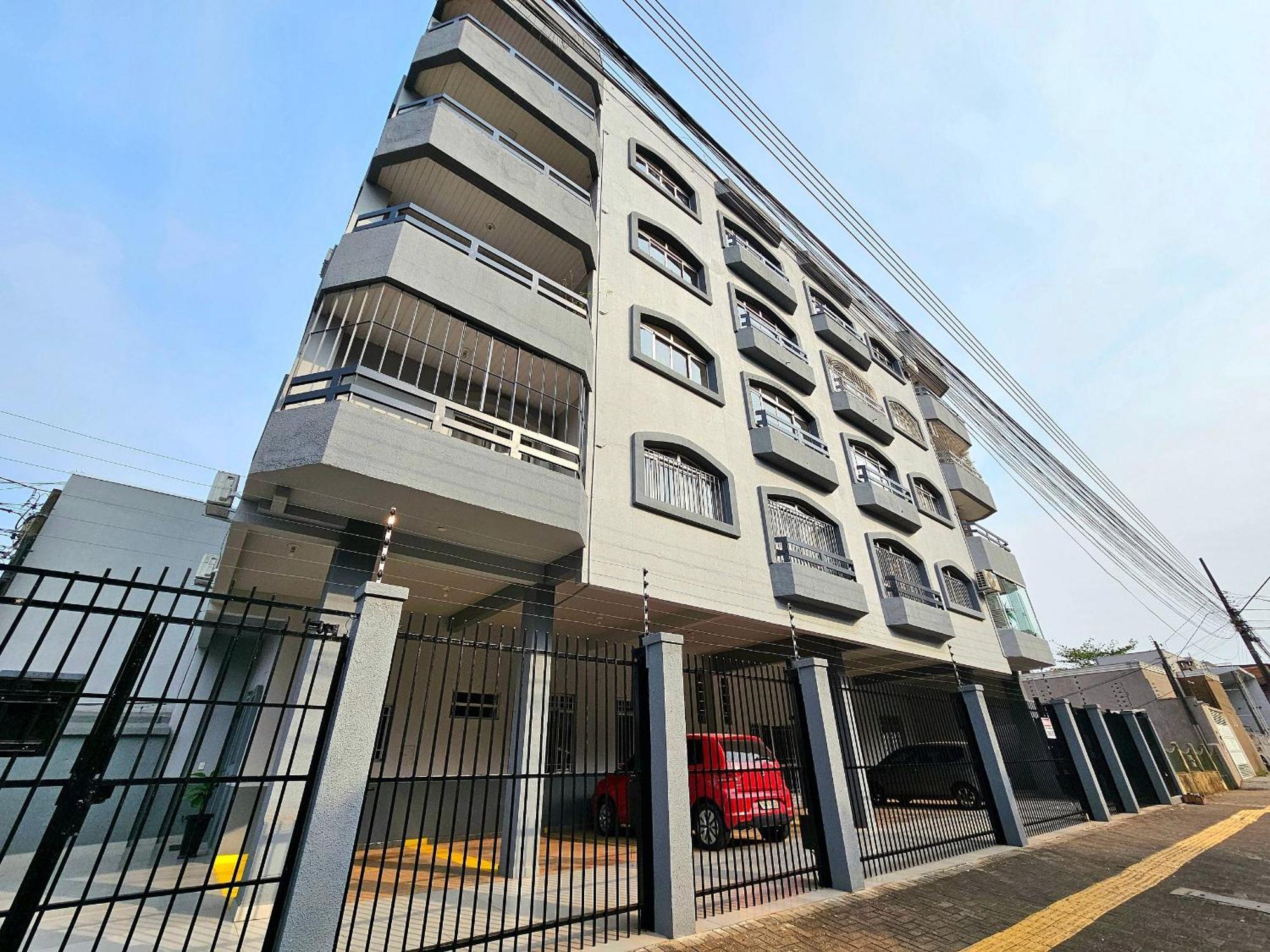 Apartment Centro 2 Quartos 2 Banheiros Com Garagem *